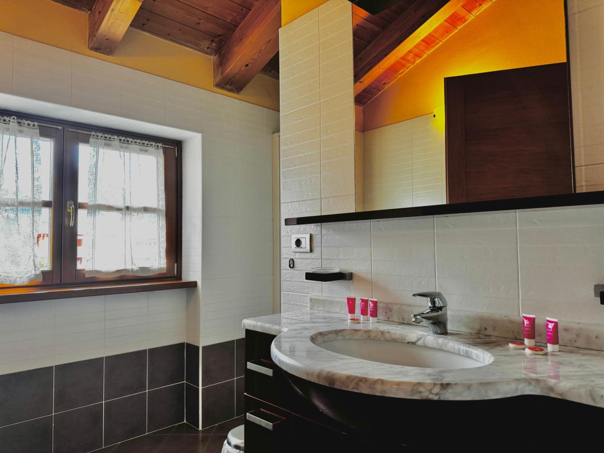 Sweet Spot Aparthotel Riva del Garda Exterior foto